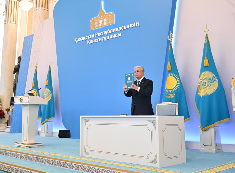 Президент Қасым-Жомарт Тоқаев Конституцияны қабылдауға арналған салтанатты жиынға қатысты