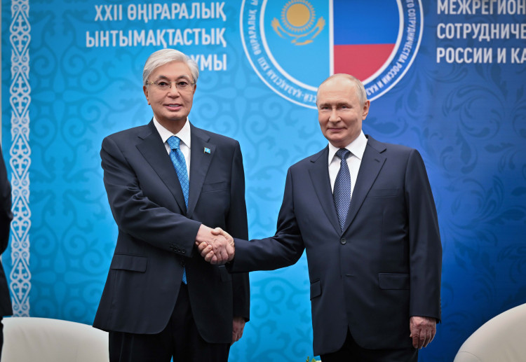 Мемлекет басшысы Қасым-Жомарт Тоқаев Ресей Президенті Владимир Путинмен кездесті