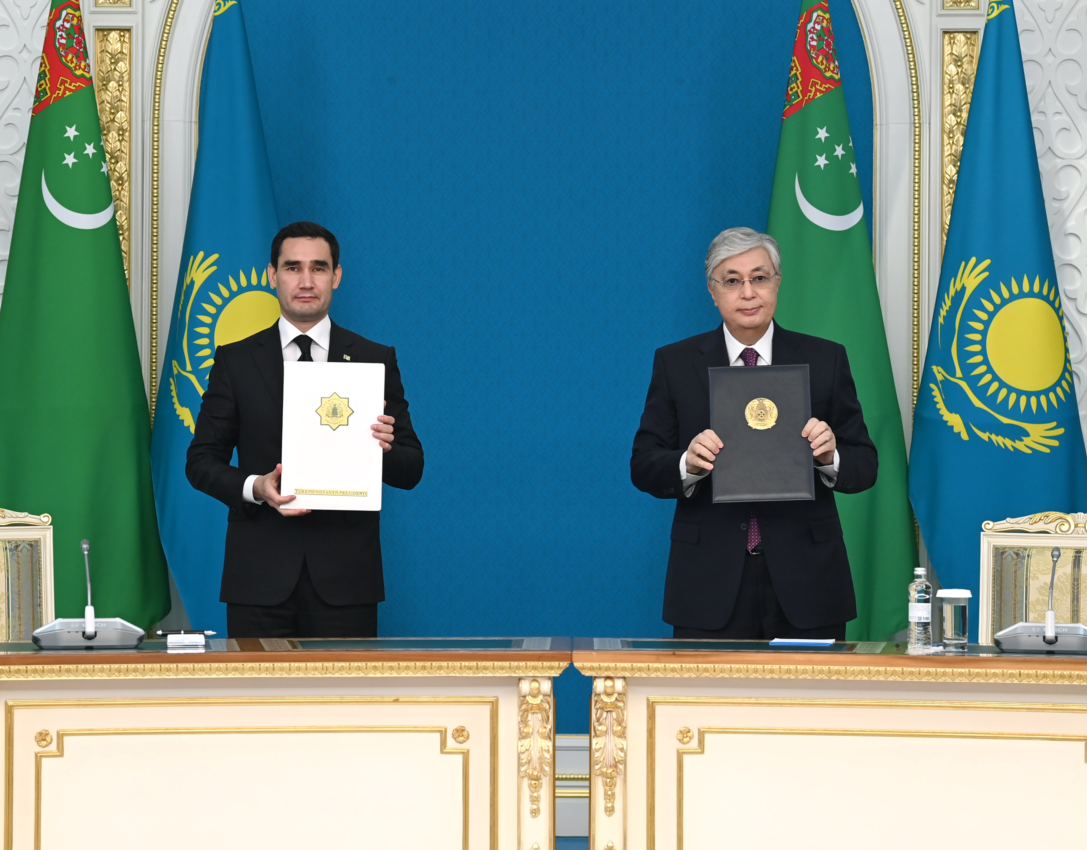 Қазақстан мен Түрікменстан президенттері 14 құжатқа қол қойды